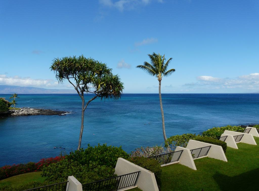 Condos At Napili Point Лахайна Екстериор снимка