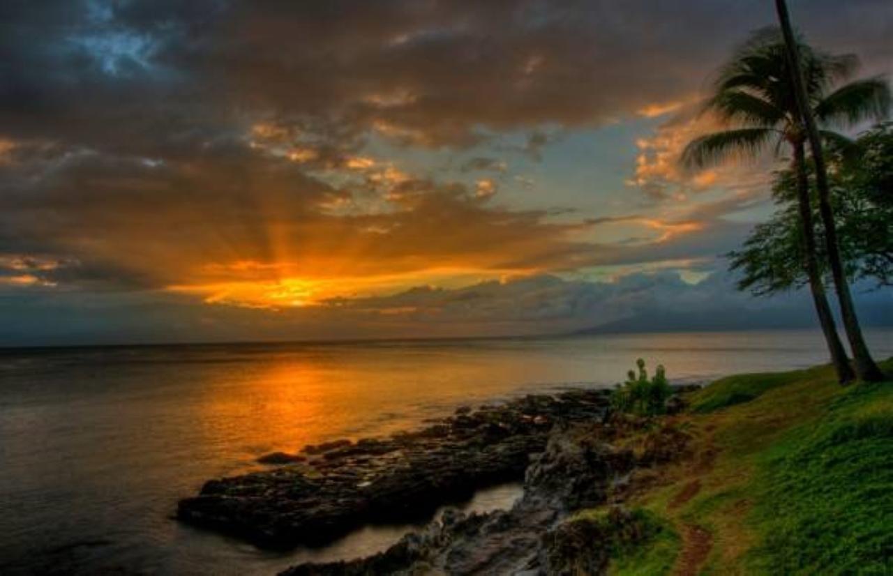 Condos At Napili Point Лахайна Екстериор снимка